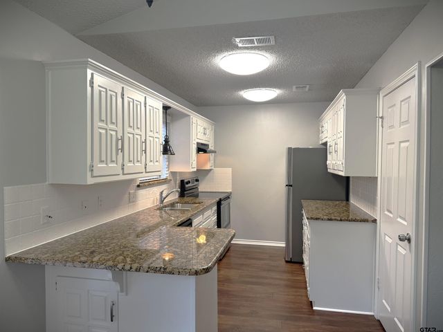 5903 Hollytree, Tyler, TX 75703