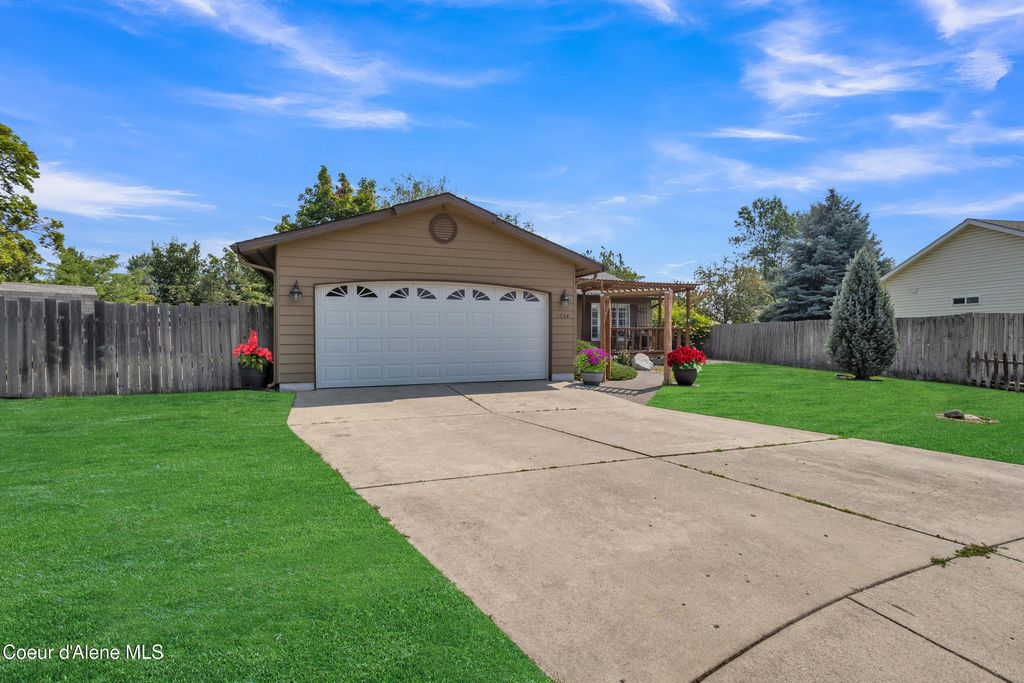 1704 N Trellis CT, Post Falls, ID 83854 photo 2