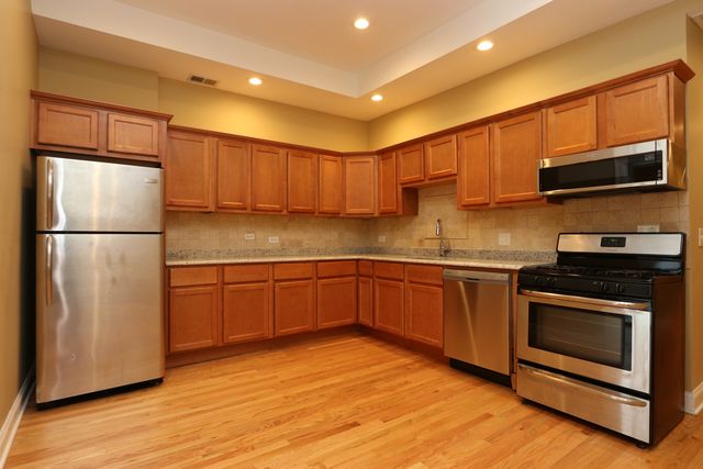 2431 N Kedzie Boulevard 2ND, Chicago, IL 60647