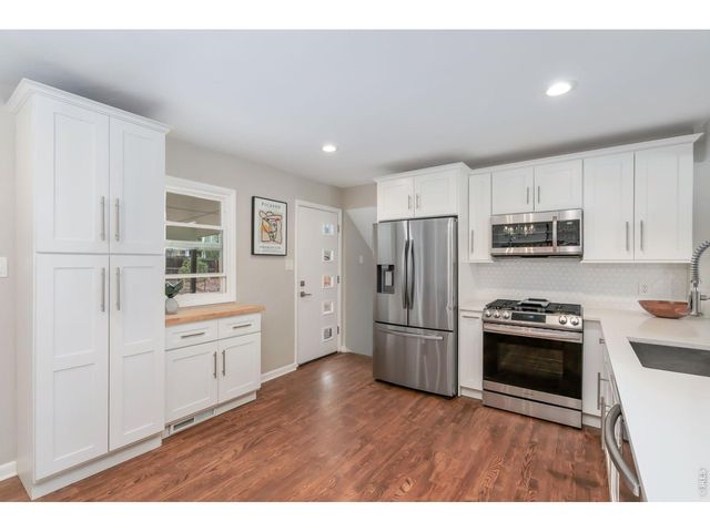 537 Crestmore Pl, Fort Collins, CO 80521