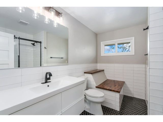 537 Crestmore Pl, Fort Collins, CO 80521