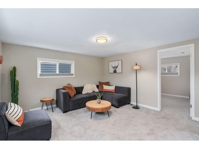 537 Crestmore Pl, Fort Collins, CO 80521