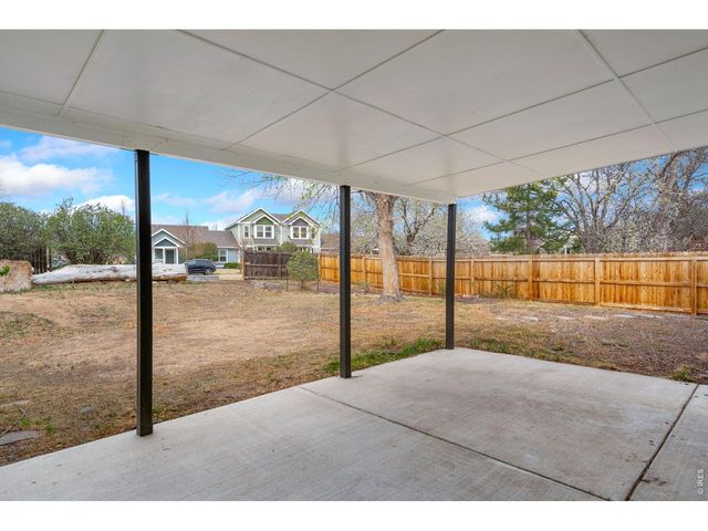 537 Crestmore Pl, Fort Collins, CO 80521