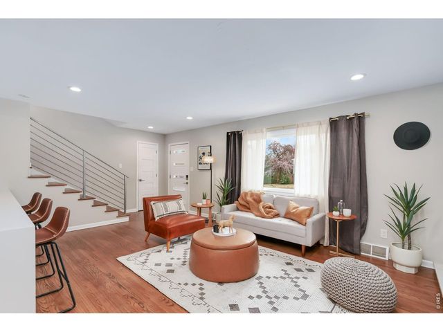 537 Crestmore Pl, Fort Collins, CO 80521