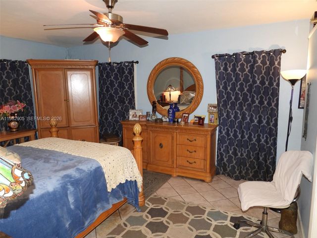 1040 NW 149th St, Miami, FL 33168