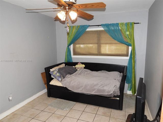 1040 NW 149th St, Miami, FL 33168