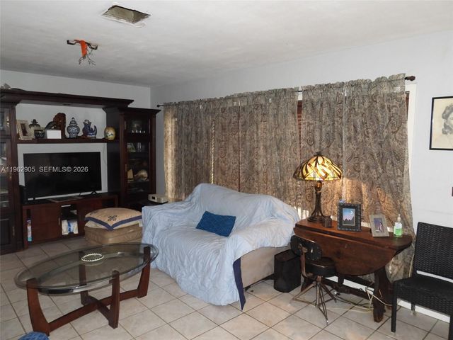 1040 NW 149th St, Miami, FL 33168