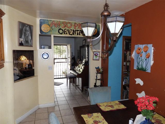 1040 NW 149th St, Miami, FL 33168