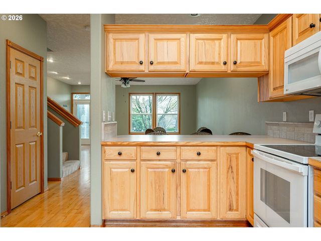 1367 Ne MARKET Dr, Fairview, OR 97024