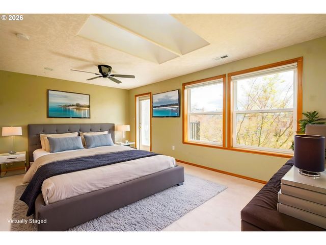 1367 Ne MARKET Dr, Fairview, OR 97024