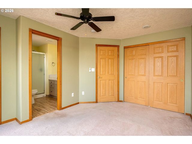 1367 Ne MARKET Dr, Fairview, OR 97024