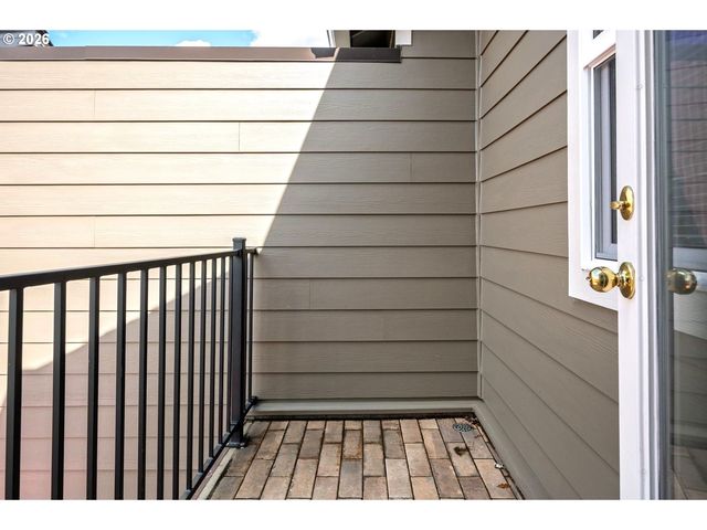 1367 Ne MARKET Dr, Fairview, OR 97024