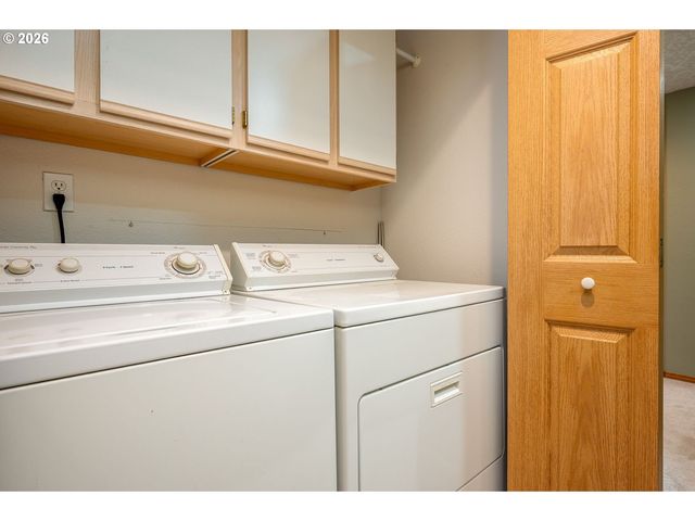 1367 Ne MARKET Dr, Fairview, OR 97024