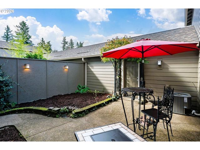 1367 Ne MARKET Dr, Fairview, OR 97024