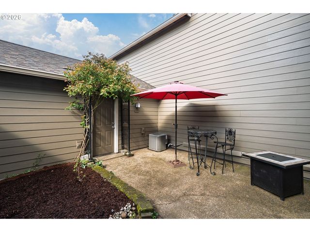 1367 Ne MARKET Dr, Fairview, OR 97024
