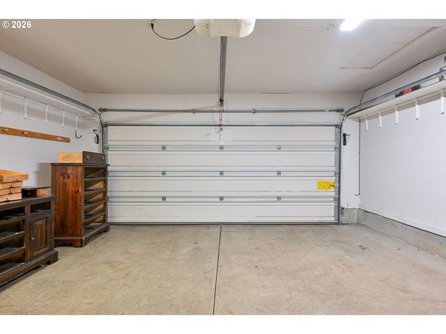 1367 Ne MARKET Dr, Fairview, OR 97024