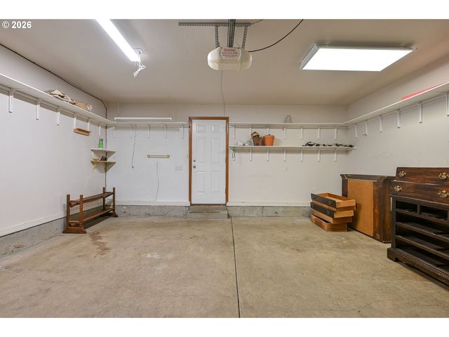 1367 Ne MARKET Dr, Fairview, OR 97024