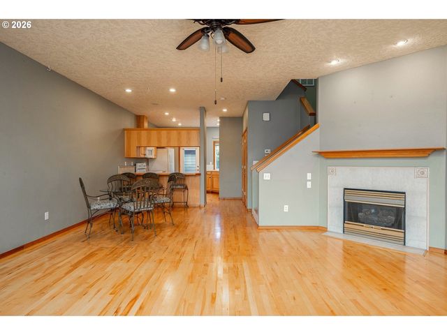 1367 Ne MARKET Dr, Fairview, OR 97024