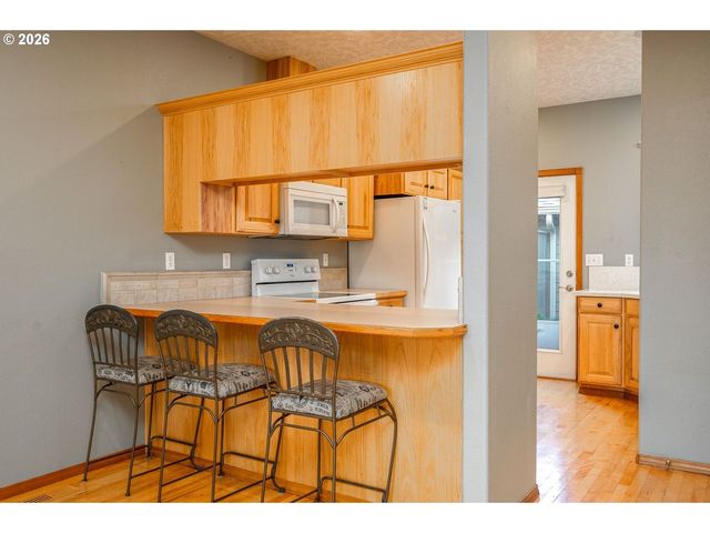 1367 Ne MARKET Dr, Fairview, OR 97024