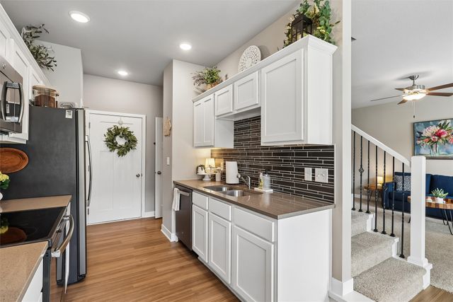 2825 NW Lois Lane, Ankeny, IA 50023