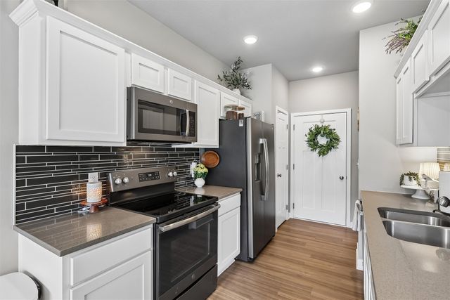2825 NW Lois Lane, Ankeny, IA 50023
