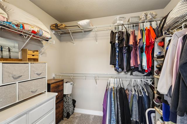 2825 NW Lois Lane, Ankeny, IA 50023