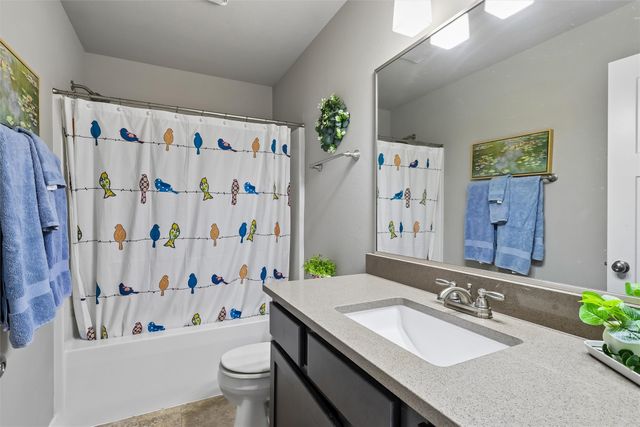 2825 NW Lois Lane, Ankeny, IA 50023