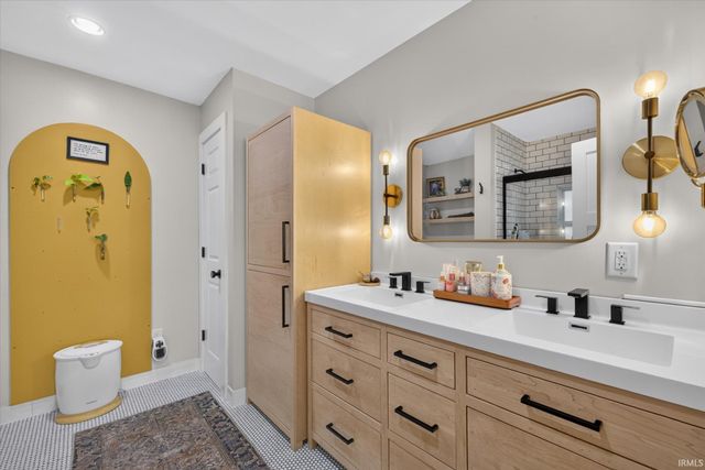 5172 S Indian Valley Drive, Bloomington, IN 47403