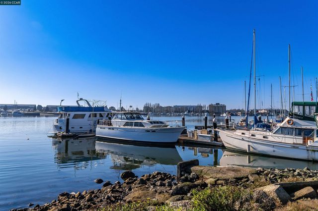 1 Embarcadero W 164, Oakland, CA 94607