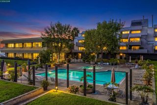 1 Embarcadero W 164, Oakland, CA 94607