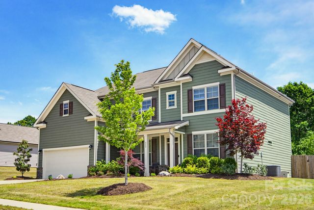 840 Oak Manor Drive SE, Concord, NC 28025