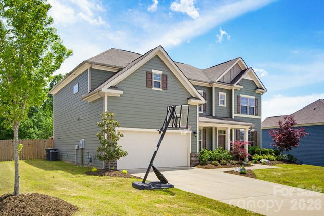 840 Oak Manor Drive SE, Concord, NC 28025