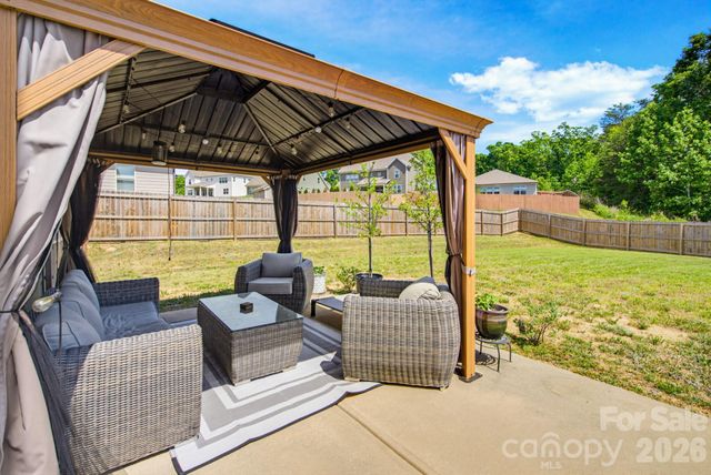 840 Oak Manor Drive SE, Concord, NC 28025