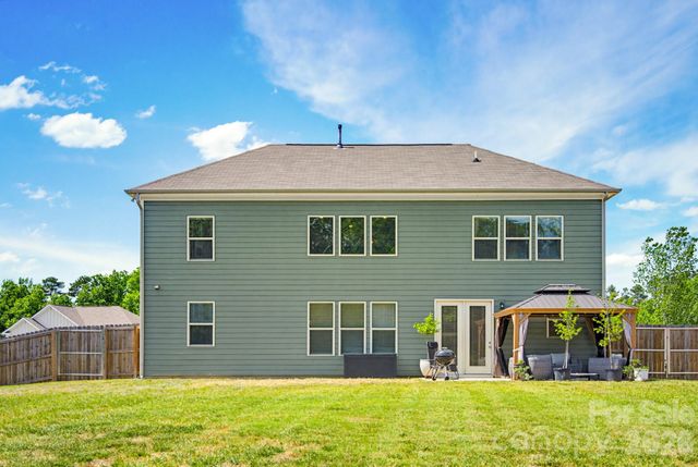 840 Oak Manor Drive SE, Concord, NC 28025