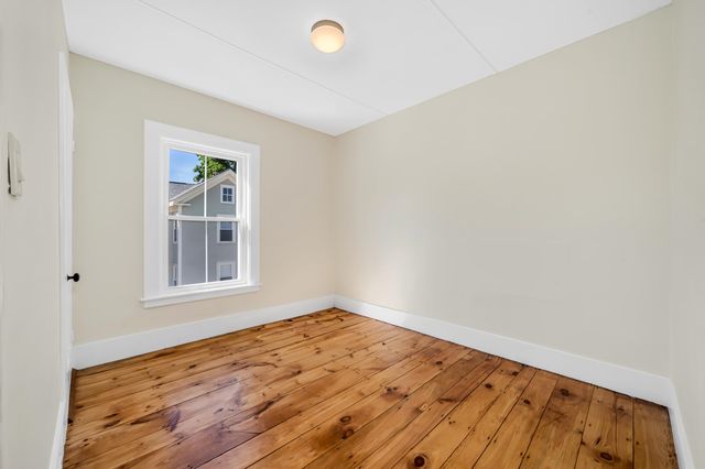 5 Cushing Street, Amesbury, MA 01913