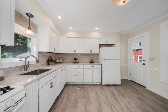 5 Cushing Street, Amesbury, MA 01913