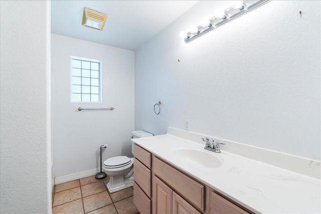 575 Redtop LN, Red Rock, TX 78662