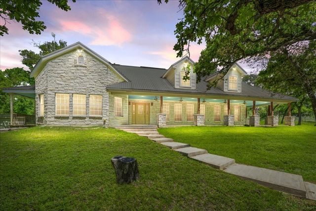 575 Redtop LN, Red Rock, TX 78662