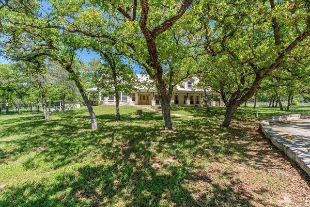 575 Redtop LN, Red Rock, TX 78662