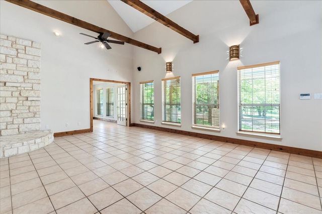 575 Redtop LN, Red Rock, TX 78662