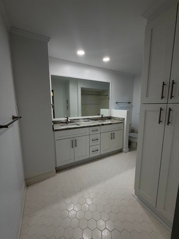 2960 S GERMANTOWN RD, Germantown, TN 38138