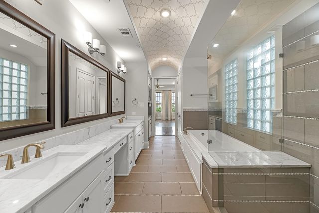 3709 Somerset Commons Lane, Houston, TX 77055