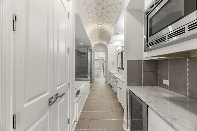 3709 Somerset Commons Lane, Houston, TX 77055