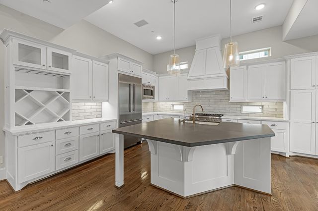 3709 Somerset Commons Lane, Houston, TX 77055