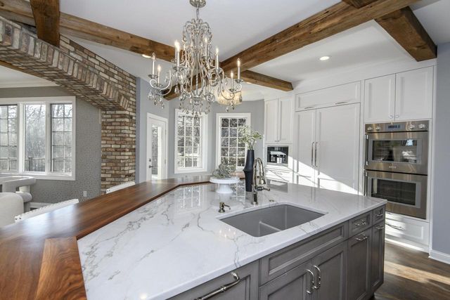 W305N2808 Foxwood COURT, Pewaukee, WI 53072