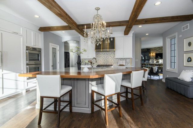 W305N2808 Foxwood COURT, Pewaukee, WI 53072