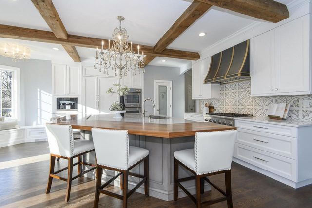 W305N2808 Foxwood COURT, Pewaukee, WI 53072