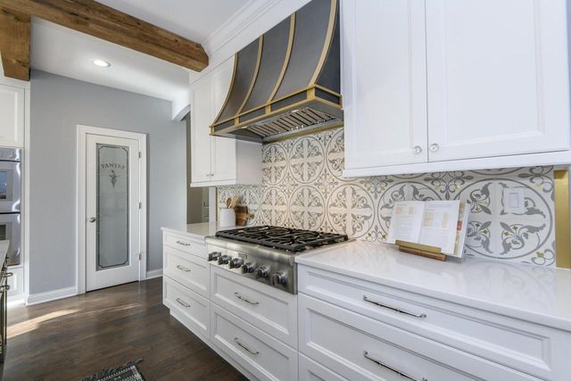 W305N2808 Foxwood COURT, Pewaukee, WI 53072