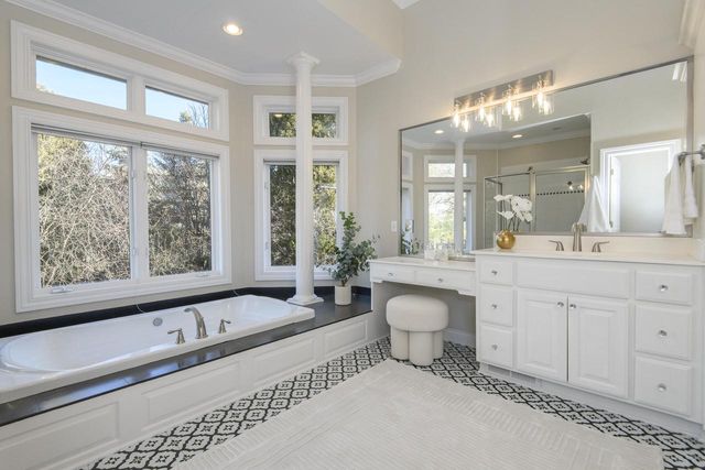 W305N2808 Foxwood COURT, Pewaukee, WI 53072