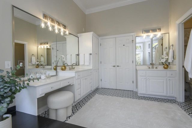 W305N2808 Foxwood COURT, Pewaukee, WI 53072